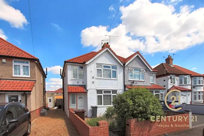 3 Bedroom Semi-Detached House For Sale In Clairvale Road, TW5