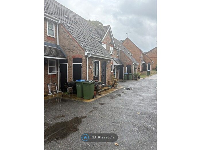 1 Bedroom Maisonette To Rent In Philimore Close, London, SE18