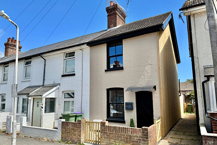 2 Bedroom End Of Terrace House For Sale In Victoria Avenue, Hythe, Kent, CT21