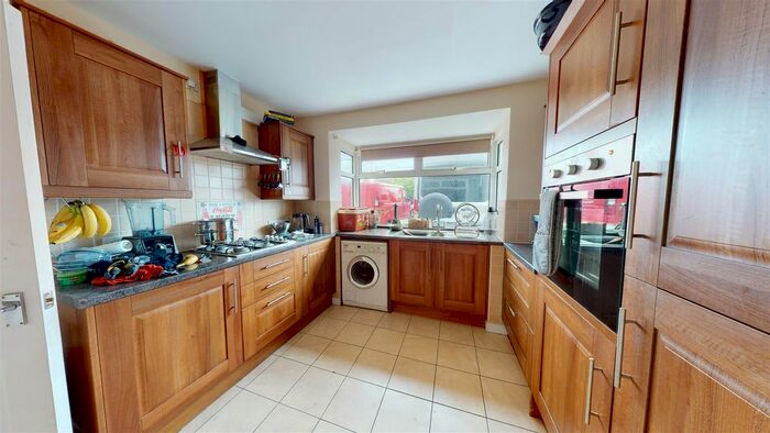 3 Bedroom Property To Rent In Whitecross, Abingdon, OX13