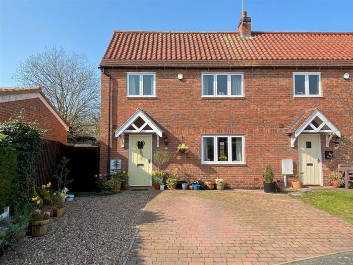 2 Bedroom End Of Terrace House For Sale In The Oaklands, Collingham, Newark, NG23