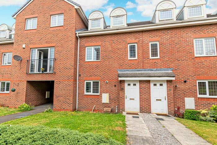 3 Bedroom Town House To Rent In Berkeley Close, Warrington, Cheshire, WA5