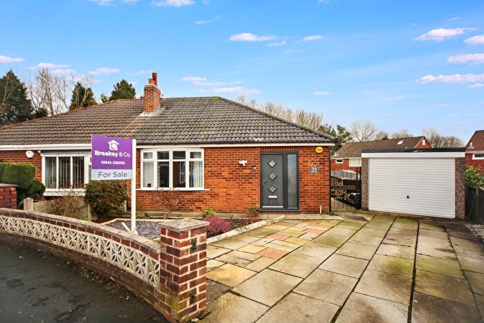 3 Bedroom Semi Detached Bungalow For Sale In Edinburgh Drive, Hindley Green, WN2