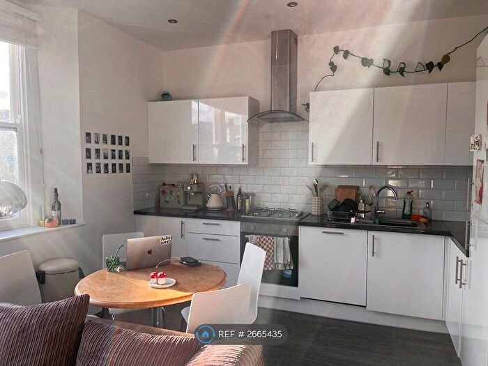 4 Bedroom Flat To Rent In West Green Road, London, N15