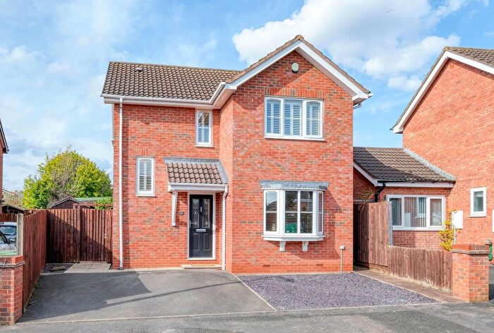 3 Bedroom Detached House For Sale In The Flats, Bromsgrove, B61