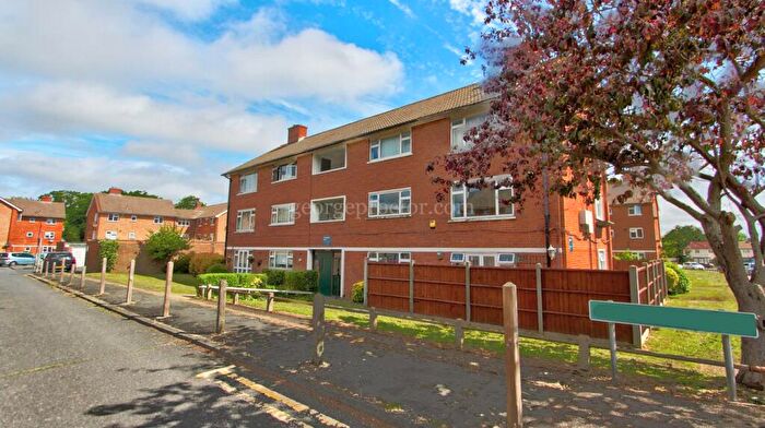 2 Bedroom Flat For Sale In Turpington Lane, Bromley, BR2