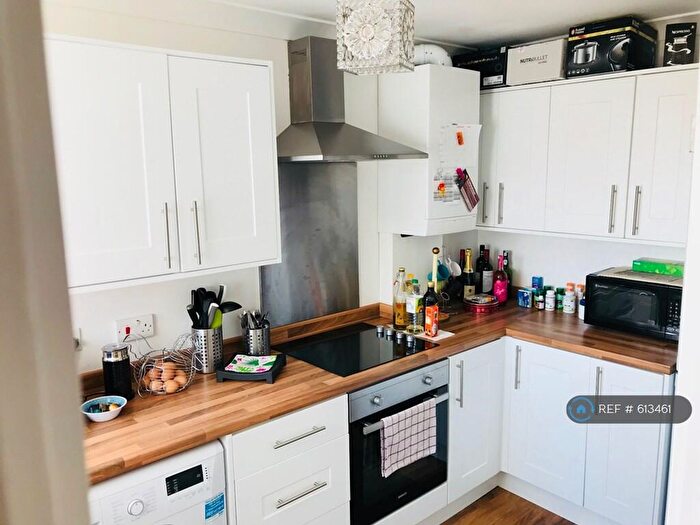 2 Bedroom Flat To Rent In Conifer Court, Southampton, SO15