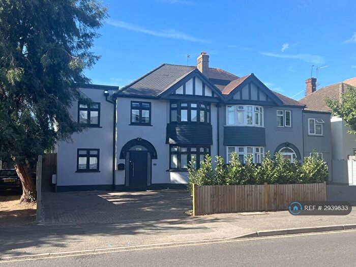 4 Bedroom Semi Detached House To Rent In Hook Road, Surbiton, KT6
