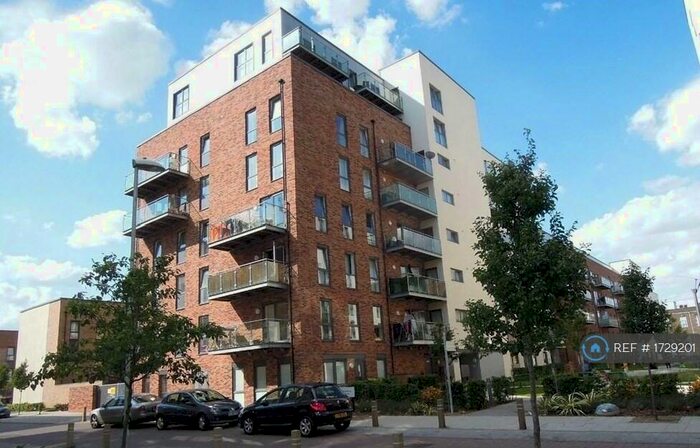 3 Bedroom Flat To Rent In Honour Gardens, Dagenham, RM8