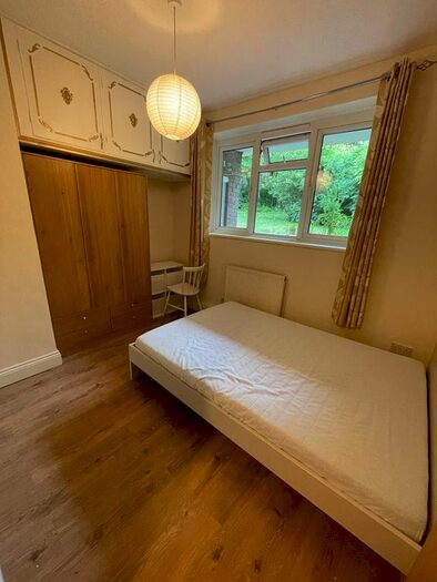 Studio To Rent In Ballantrae House, London, NW2