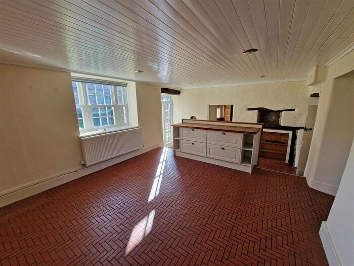 5 Bedroom Farm House To Rent In Coombe, St. Austell, PL26