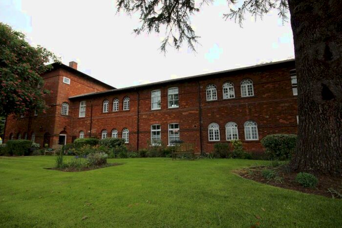 2 Bedroom Apartment To Rent In The Cedars, Ampthill, Bedfordshire, MK45