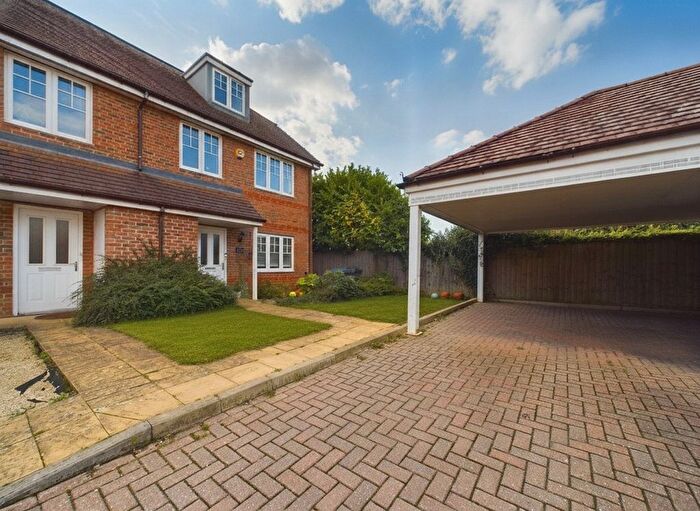 4 Bedroom Semi-Detached House To Rent In Larchfield Road, Maidenhead, Berkshire, SL6