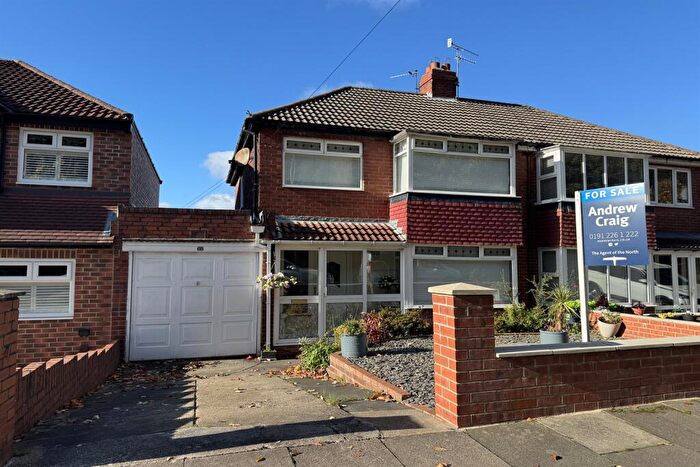 3 Bedroom Semi Detached House For Sale In Saltwell Road South, Low Fell, NE9