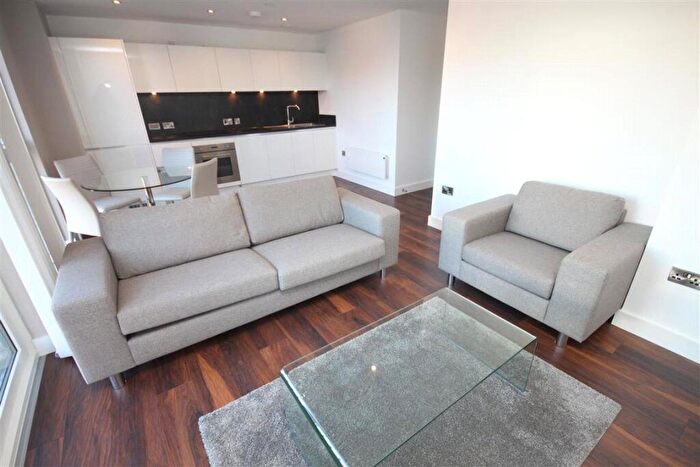 2 Bedroom Apartment To Rent In Greengate Salford, M3
