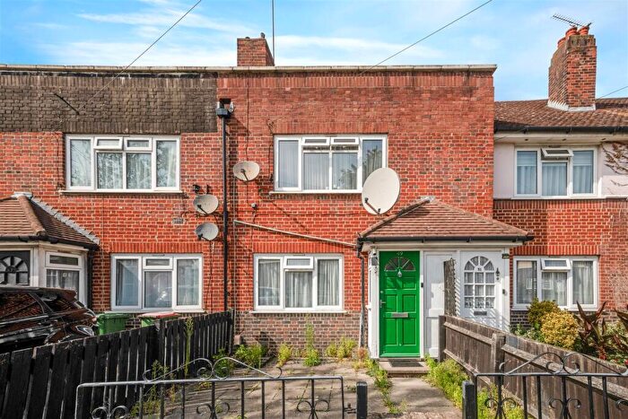 2 Bedroom House To Rent In Macgregor Road, West Beckton, E16