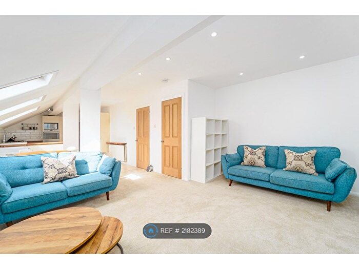 3 Bedroom Flat To Rent In Queens Park, London, NW6