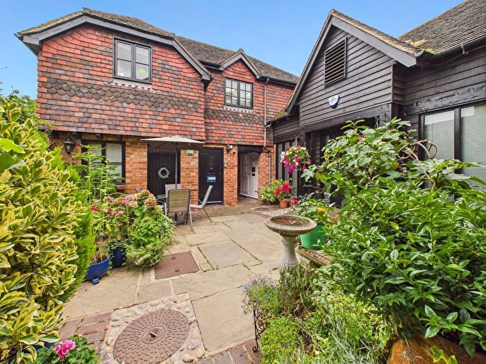 1 Bedroom Cottage For Sale In High Street, Chalfont St. Giles, Buckinghamshire, HP8