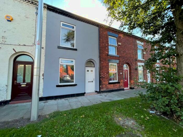 Houses to rent in Dukinfield, Greater Manchester