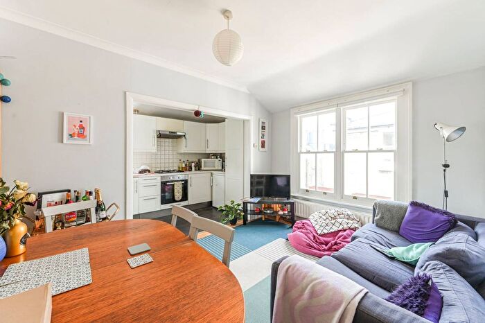 3 Bedroom Property To Rent In Cato Road, Clapham, London, SW4