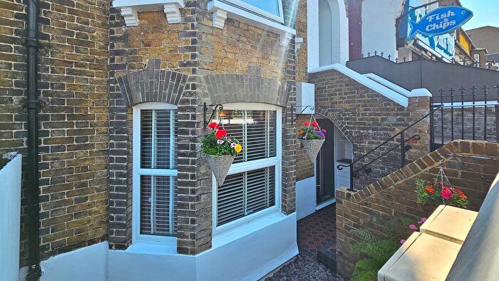 2 Bedroom Flat For Sale In High Street, Herne Bay, CT6