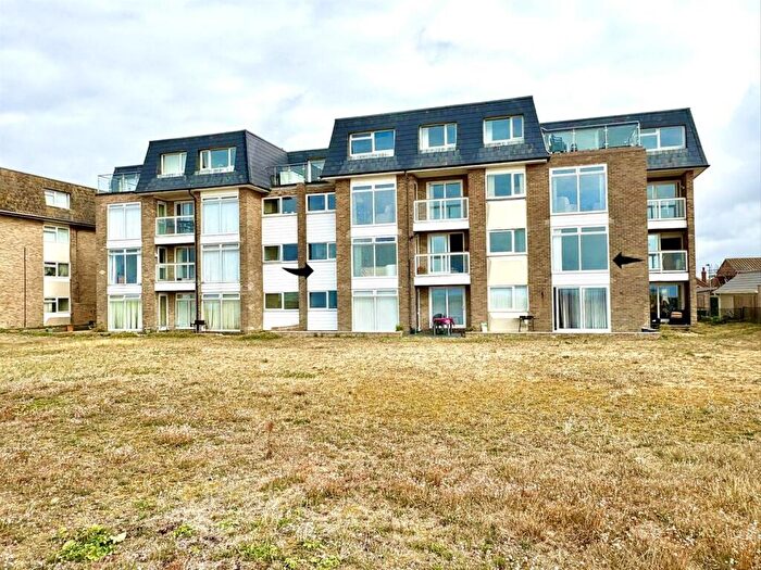 3 Bedroom Apartment For Sale In Southwood Road, Hayling Island, PO11