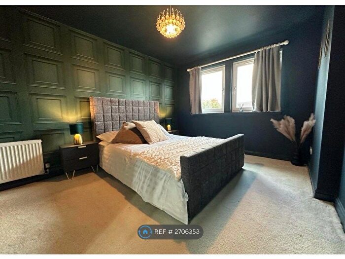 2 Bedroom Flat To Rent In Raploch Avenue, Glasgow, G14