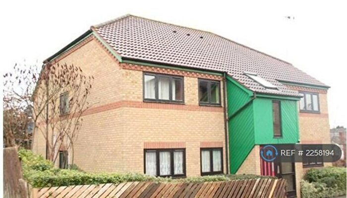 2 Bedroom Flat To Rent In Mulberry Close, Luton, LU1