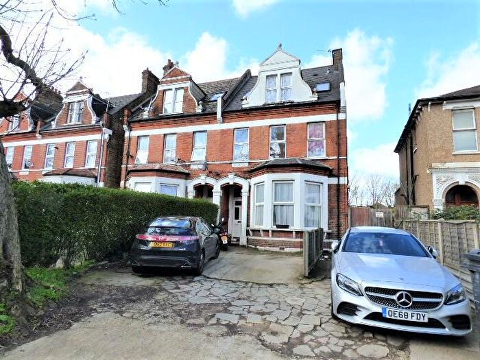 Studio To Rent In Green Lanes, Palmers Green, N13