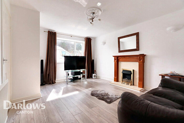 3 Bedroom Semi-Detached House For Sale In Vista Rise, Cardiff, CF5