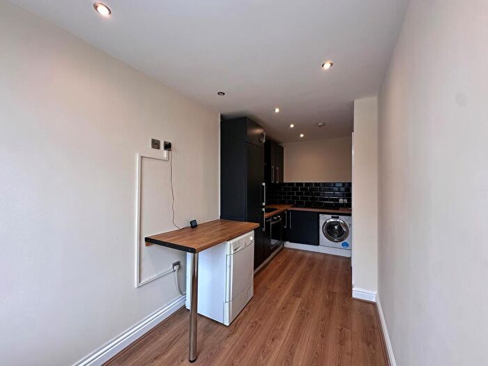 1 Bedroom Flat To Rent In Manchester Road, Denton, M34