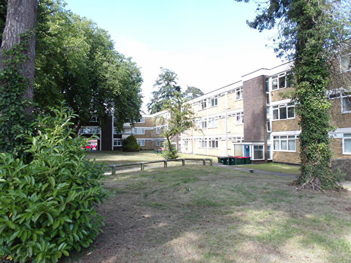 2 Bedroom Flat To Rent In Ifield, RH11