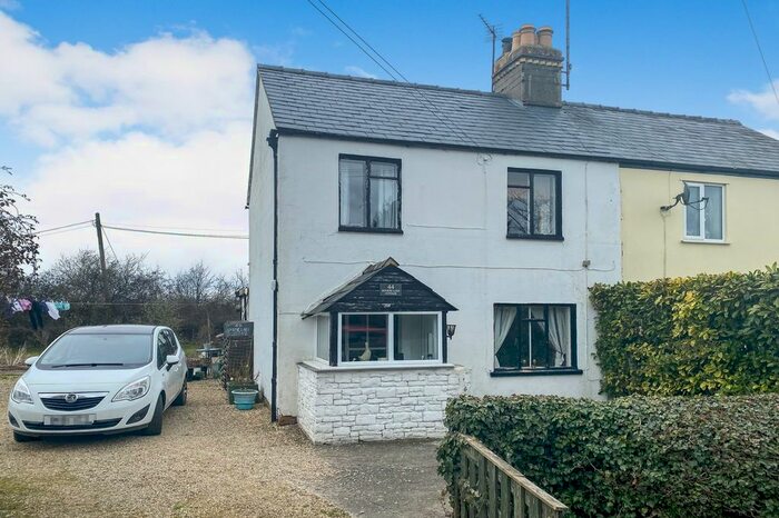 3 Bedroom Semi-Detached House For Sale In Cricklade, Swindon, SN6