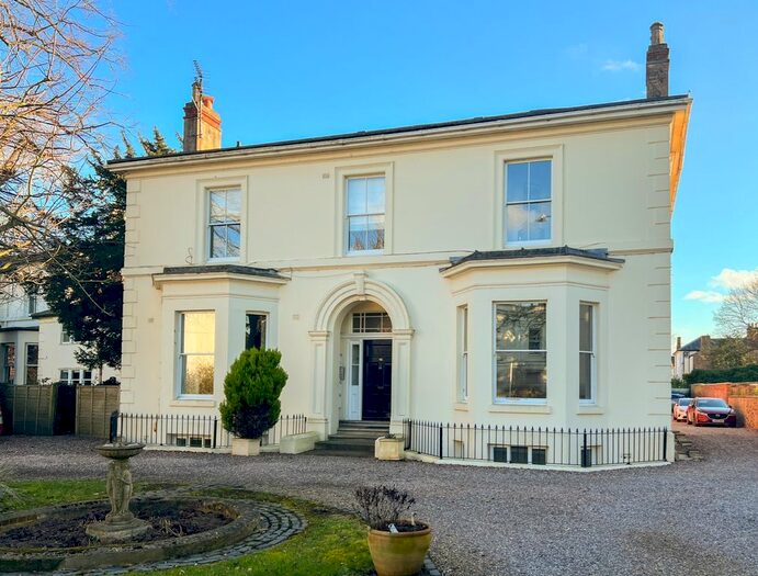 2 Bedroom Flat To Rent In Willes Road, Leamington Spa, CV31