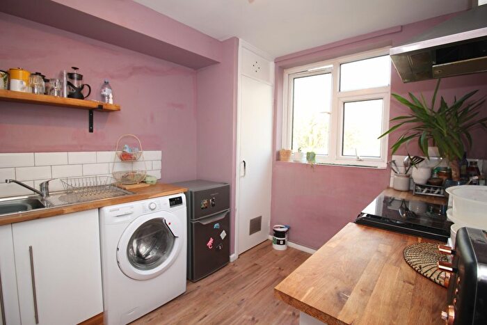 1 Bedroom Flat To Rent In Woodhouse Road, Bath, BA2