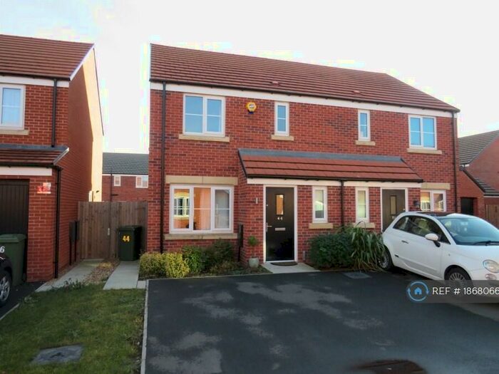 3 Bedroom Semi-Detached House To Rent In Clovelly Drive, Hampton Gardens, Peterborough, PE7