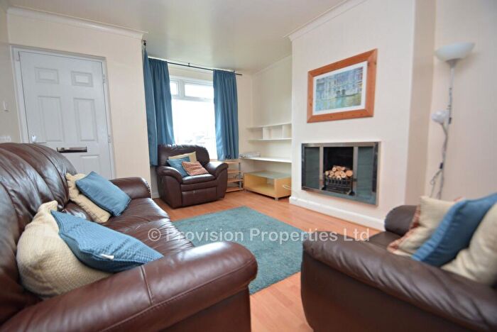 2 Bedroom Terraced House To Rent In Manor Avenue, Hyde Park, Leeds, LS6