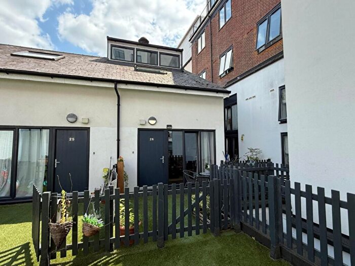 2 Bedroom Mews For Sale In Derngate, Northampton, NN1