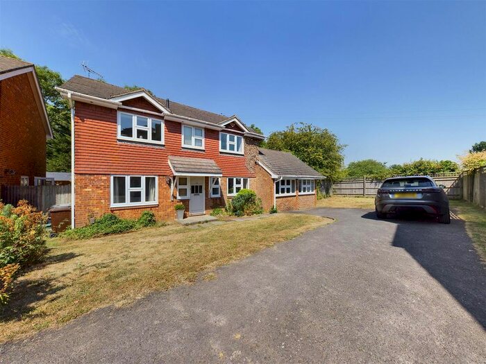 4 Bedroom Property For Sale In Rocks Close, East Malling, West Malling, ME19