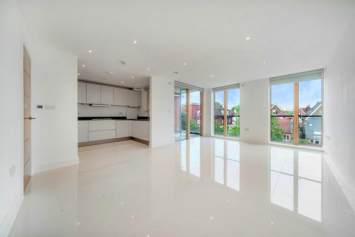 2 Bedroom Flat To Rent In Cranbrook Road, Wimbledon, London, SW19