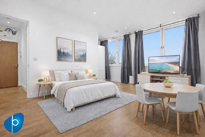 Studio To Rent In Natwest House, Shenley Road, Borehamwood, WD6