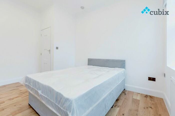 2 Bedroom Flat To Rent In Leopold Road, Wimbledon SW19