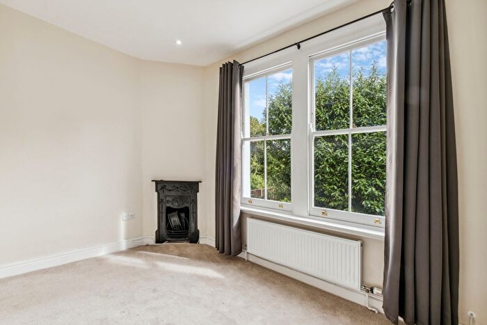 4 Bedroom Terraced House To Rent In St. Ann's Hill, Wandsworth, SW18