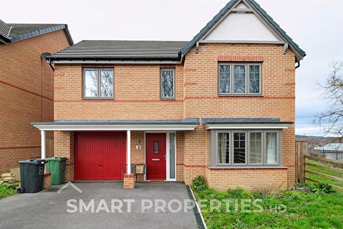 4 Bedroom Detached House To Rent In Redwing Close, Huddersfield, HD4