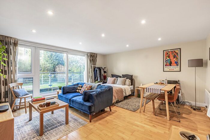 1 Bedroom Flat For Sale In Smugglers Way, London, SW18