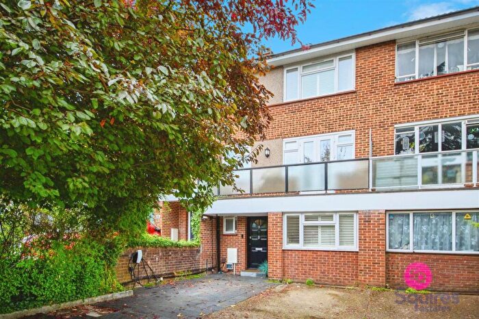 4 Bedroom Terraced House For Sale In Wickliffe Avenue, Finchley, N3