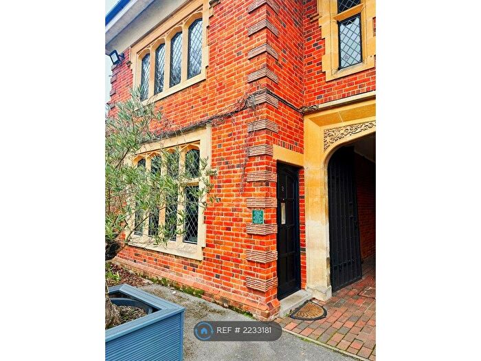 3 Bedroom Flat To Rent In Windsor Forest Court, Ascot, SL5