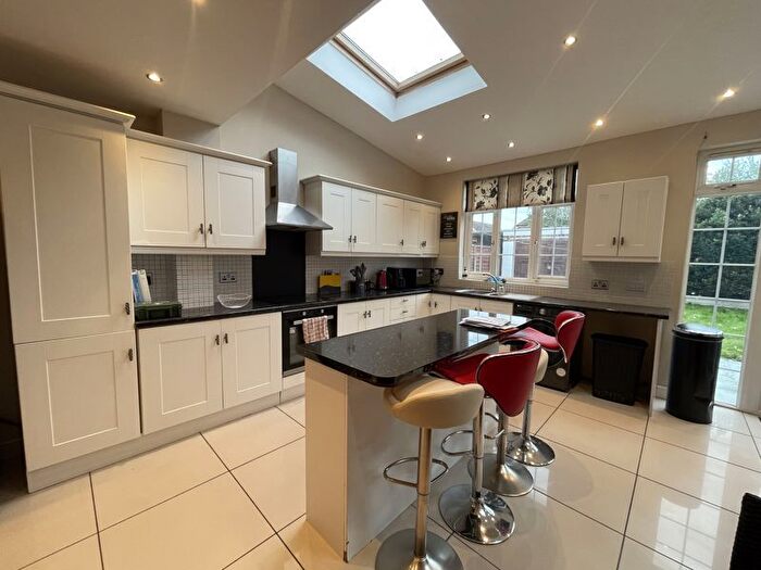 3 Bedroom Semi-Detached House To Rent In Dellfield Crescent, Uxbridge, UB8