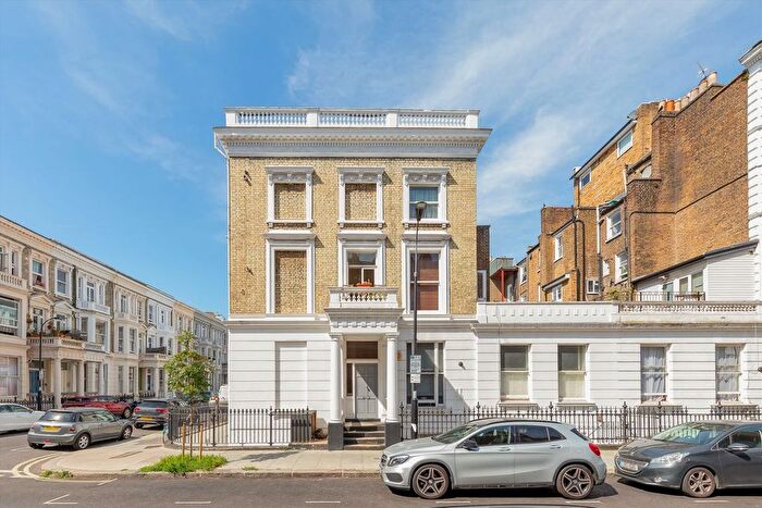 3 Bedroom Flat To Rent In Fairholme Road, Barons Court, W14