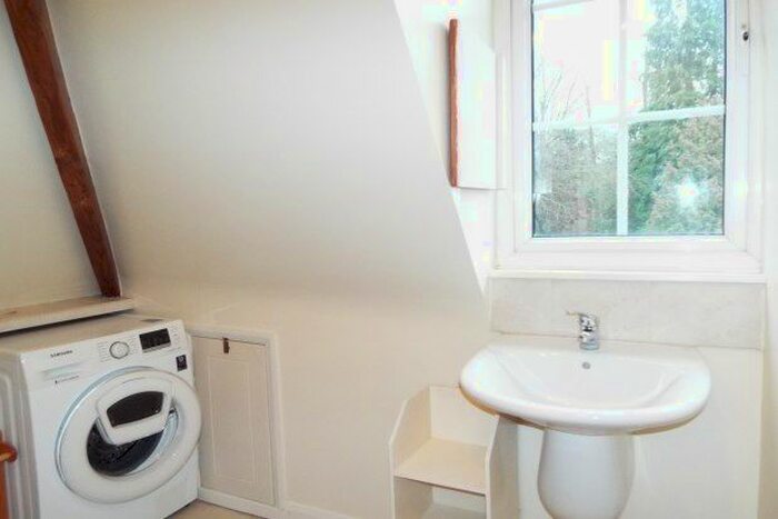 1 Bedroom Flat To Rent In The Grange, Woking, GU22